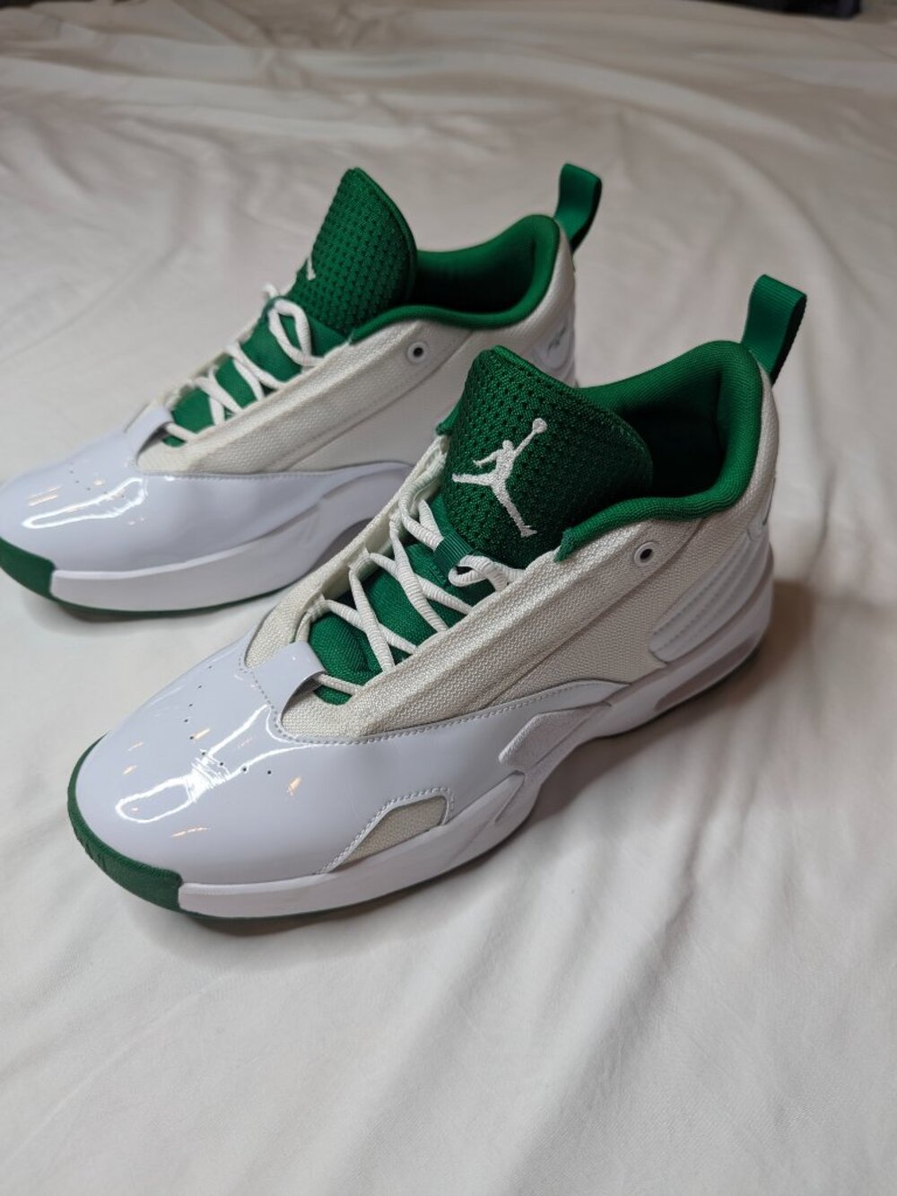 Nike Jordan Max Aura 6 Sneakers – White/Pine Green – Men’s Size 10.5